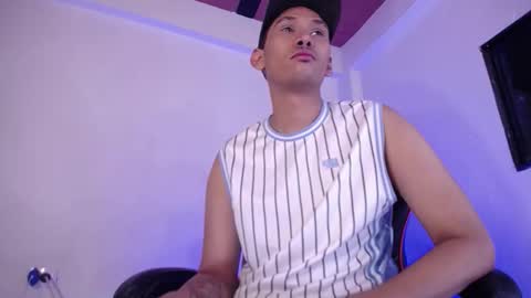 JAISON HALLS online show from October 25, 7:40 am