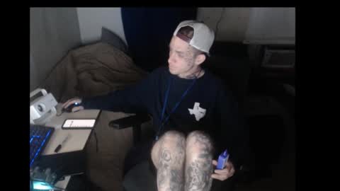 showingitoff online show from November 28, 10:44 am