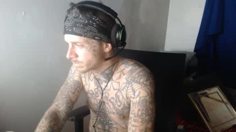 showingitoff online show from October 3, 1:48 am