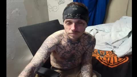 showingitoff online show from February 18, 7:08 am