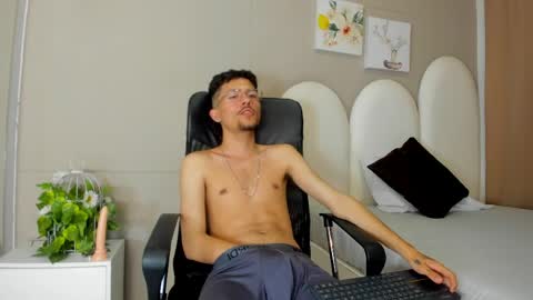 Jake  online show from May 15, 11:12 pm