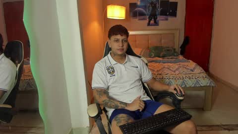 Snapshot of jake_pons chatting on January 25, 9:15 am Jake Pons online show from January 25, 9:15 am