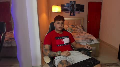 Snapshot of jake_pons chatting on December 18, 1:12 pm Jake Pons online show from December 18, 1:12 pm