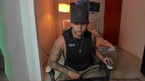 Snapshot of jake_pons chatting on December 20, 4:36 pm Jake Pons online show from December 20, 4:36 pm