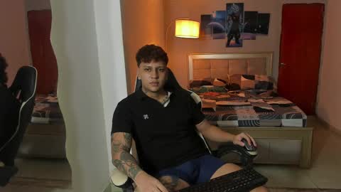 Snapshot of jake_pons chatting on February 15, 3:52 am Jake Pons online show from February 15, 3:52 am