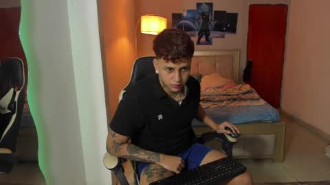 Snapshot of jake_pons chatting on January 22, 4:02 pm Jake Pons online show from January 22, 4:02 pm