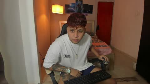 Snapshot of jake_pons chatting on December 28, 10:36 am Jake Pons online show from December 28, 10:36 am
