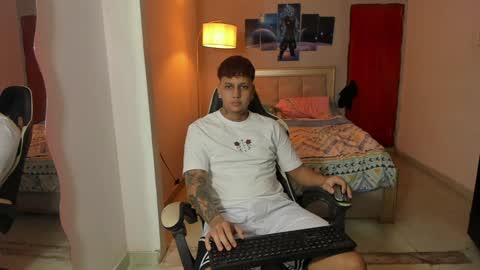 Snapshot of jake_pons chatting on January 16, 2:30 am Jake Pons online show from January 16, 2:30 am