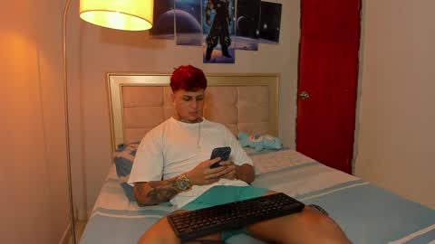 Snapshot of jake_pons chatting on December 17, 2:23 am Jake Pons online show from December 17, 2:23 am