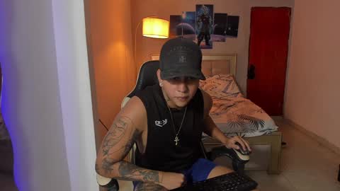 Snapshot of jake_pons chatting on December 22, 5:22 am Jake Pons online show from December 22, 5:22 am