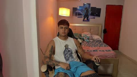 Snapshot of jake_pons chatting on December 29, 9:41 pm Jake Pons online show from December 29, 9:41 pm