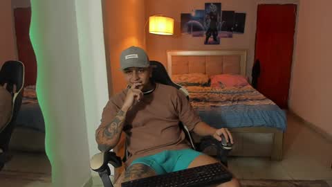 Snapshot of jake_pons chatting on February 1, 1:34 am Jake Pons online show from February 1, 1:34 am