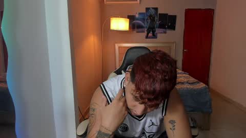 Snapshot of jake_pons chatting on December 7, 8:27 am Jake Pons online show from December 7, 8:27 am
