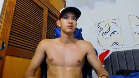 Hi guys im new 3 online show from January 25, 12:38 am