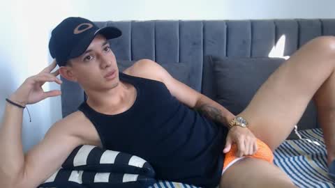 Hi guys im new 3 online show from February 12, 8:45 pm