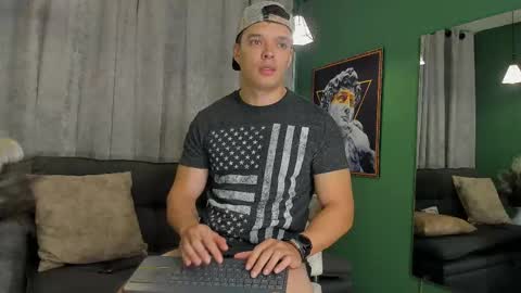 Snapshot of jakee_tyler chatting on February 18, 4:03 pm Jake Tyler online show from February 18, 4:03 pm