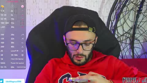 jakemagnus_ online show from February 28, 7:03 pm