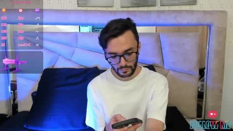 jakemagnus_ online show from February 1, 12:26 pm