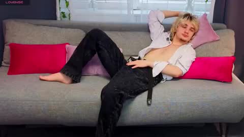 JameMiller online show from March 11, 7:44 am