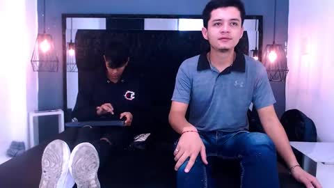 James y Kenet online show from February 6, 11:35 am