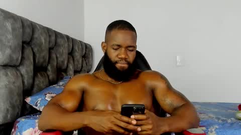 Snapshot of james_bbcmuscle chatting on September 9, 3:06 am James BBC online show from September 9, 3:06 am