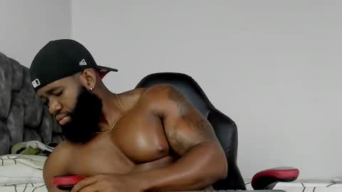 Snapshot of james_bbcmuscle chatting on September 14, 7:26 pm James BBC online show from September 14, 7:26 pm