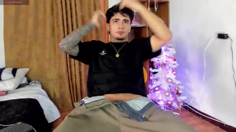 jamesdekker online show from December 17, 11:28 am