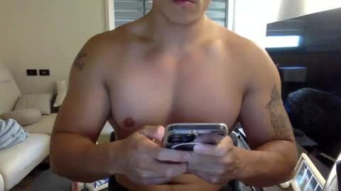 Snapshot of jamesmo820913 chatting on September 11, 9:21 am jamesmo820913 online show from September 11, 9:21 am