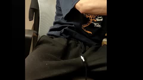 jamessama_0 online show from November 10, 4:15 am