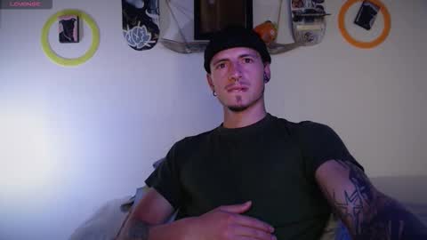 jamesss____ online show from October 19, 5:50 pm