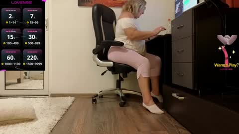 Snapshot of jameyla73 chatting on January 7, 7:20 am jameyla online show from January 7, 7:20 am