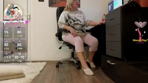 Snapshot of jameyla73 chatting on December 25, 8:51 am jameyla online show from December 25, 8:51 am