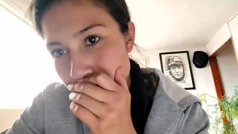 janariivera1 online show from October 28, 7:04 pm