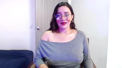 Snapshot of jane_and_paul1 chatting on January 19, 10:49 pm online show from January 19, 10:49 pm
