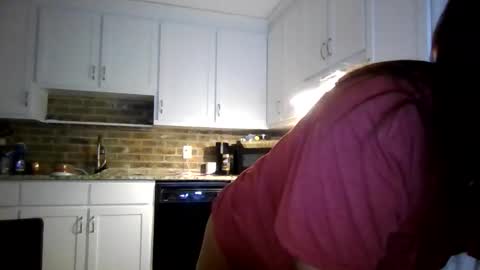 MaggieJane online show from April 17, 6:38 am