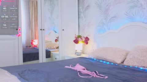 janepuff online show from November 21, 8:45 am