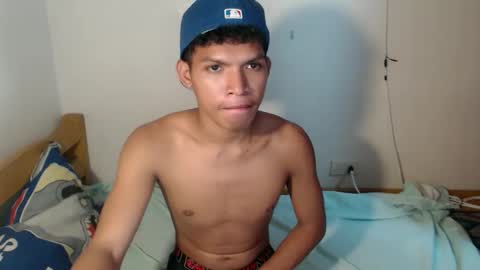 janlloyd04 online show from November 17, 8:28 am