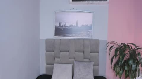 Janna online show from December 4, 11:10 am