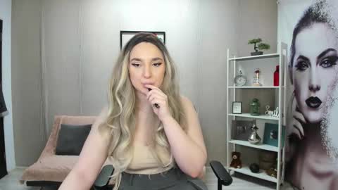 JaquelinLaurent online show from March 18, 10:48 pm