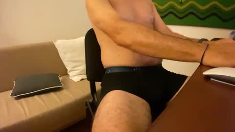 Snapshot of jarabedecereza chatting on March 4, 1:45 am MRA online show from March 4, 1:45 am