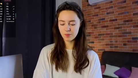 Chloe online show from December 15, 6:31 am