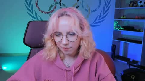 Jasmine online show from February 7, 11:23 am