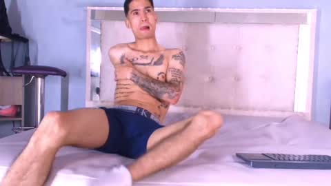 jason_smiths_ online show from October 13, 4:31 pm