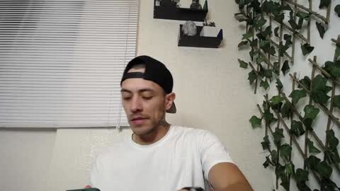 Snapshot of jasson_king01 chatting on January 23, 1:08 am JKing online show from January 23, 1:08 am