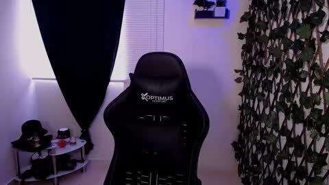 JKing  online show from February 2, 1:07 pm