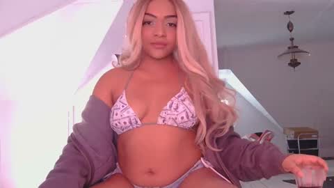 Snapshot of jassynicole chatting on January 23, 5:10 pm Jaslene Lovely online show from January 23, 5:10 pm