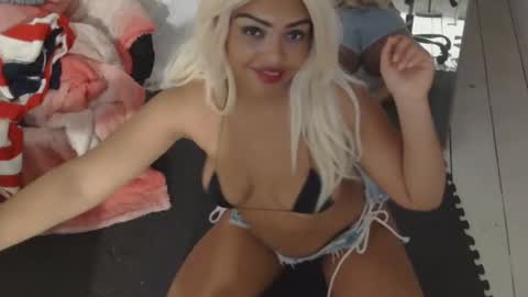 Snapshot of jassynicole chatting on February 12, 9:11 pm Jaslene Lovely online show from February 12, 9:11 pm