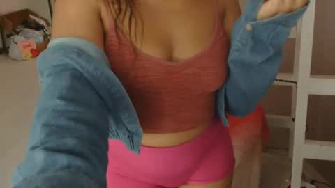 Snapshot of jassynicole chatting on January 20, 7:14 pm Jaslene Lovely online show from January 20, 7:14 pm