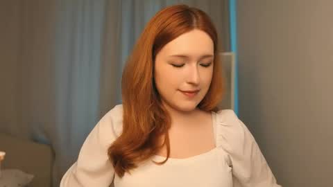 your Bella  online show from May 3, 1:28 pm