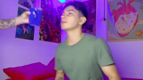 Jax and Jinx online show from July 8, 3:54 am
